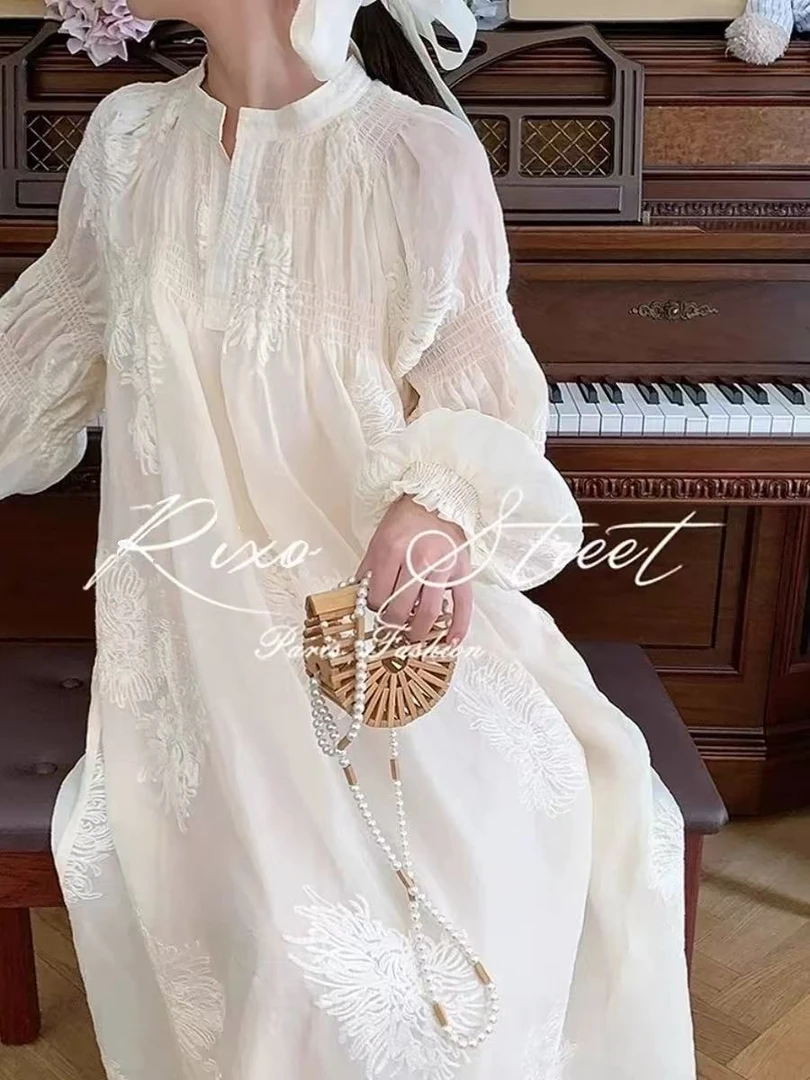 YY 胸106-140长117宽松大版长袖遮肉重工刺绣高级感连衣裙 9835