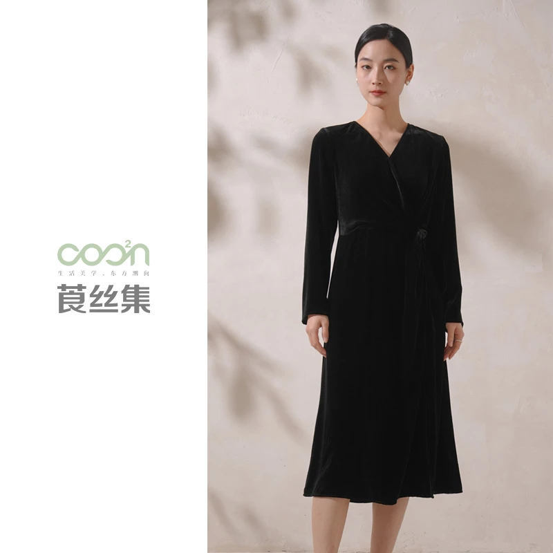 COO²N/莨丝集100桑蚕丝复古V领丝绒连衣裙D20LYQ01