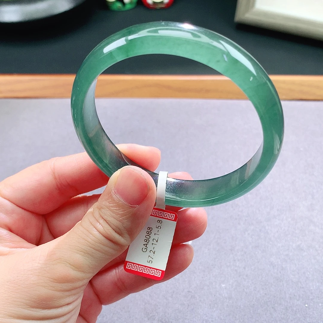 翡翠手镯未镶嵌天然翡翠手镯