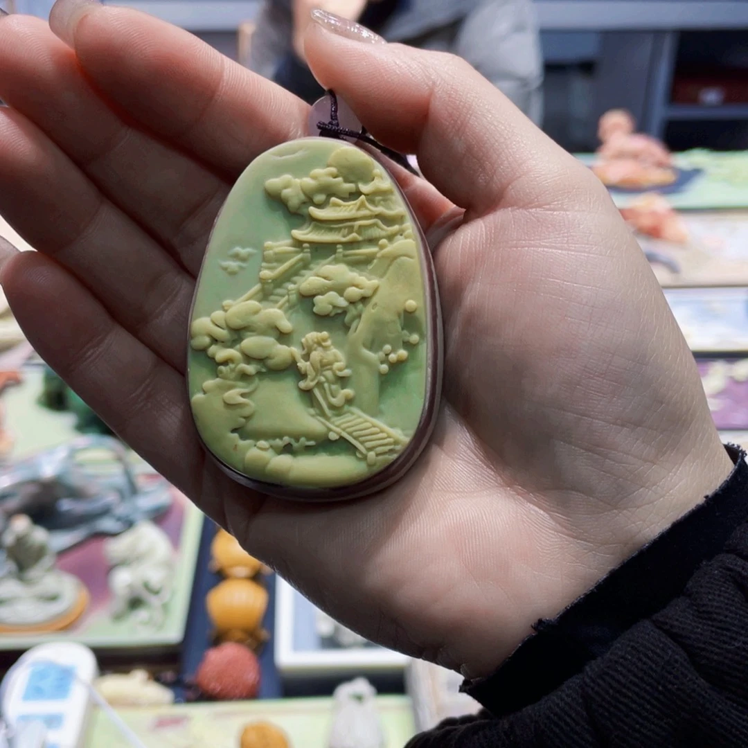 山水手把件精品紫袍玉带石