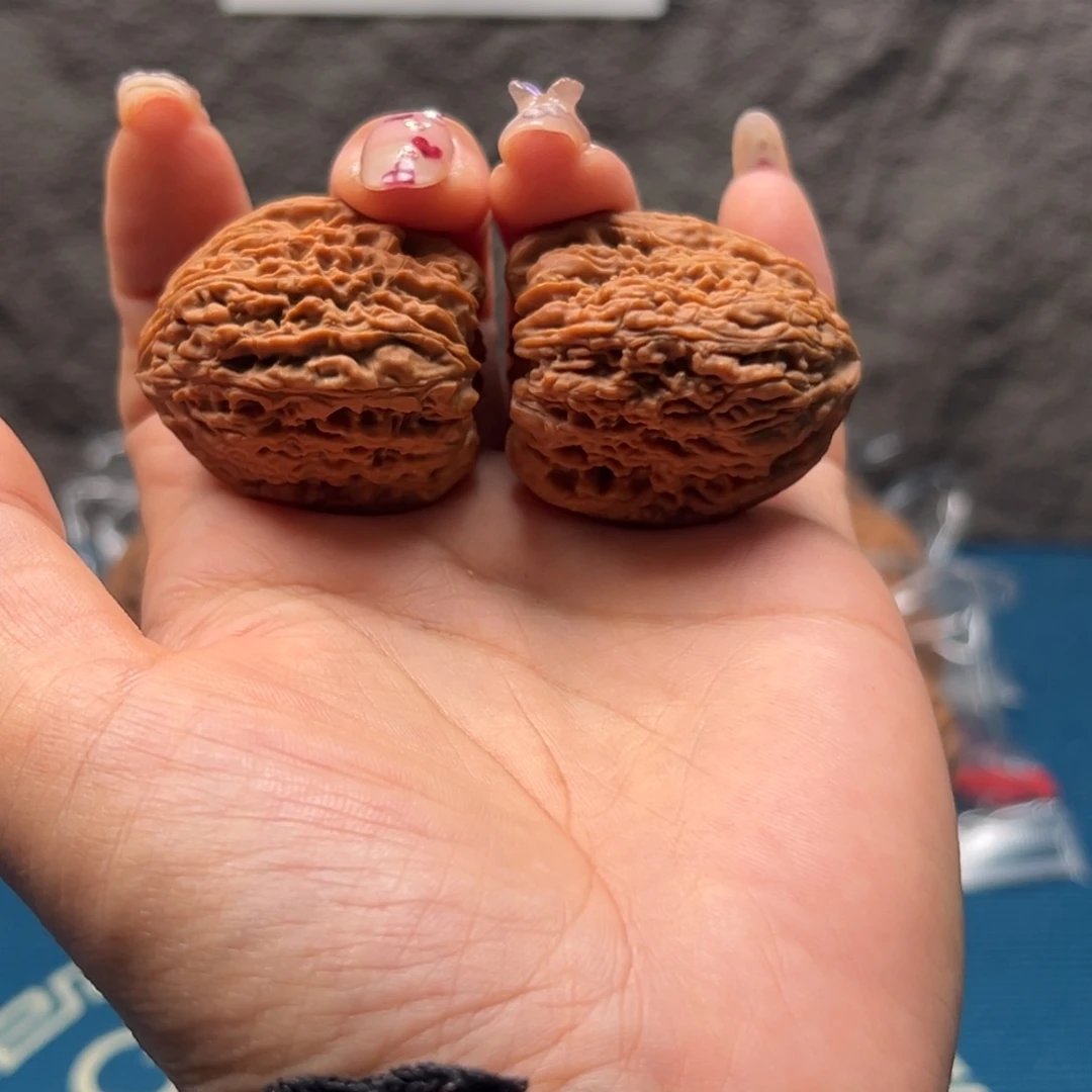 灯***火把件文玩核桃南疆35黄点