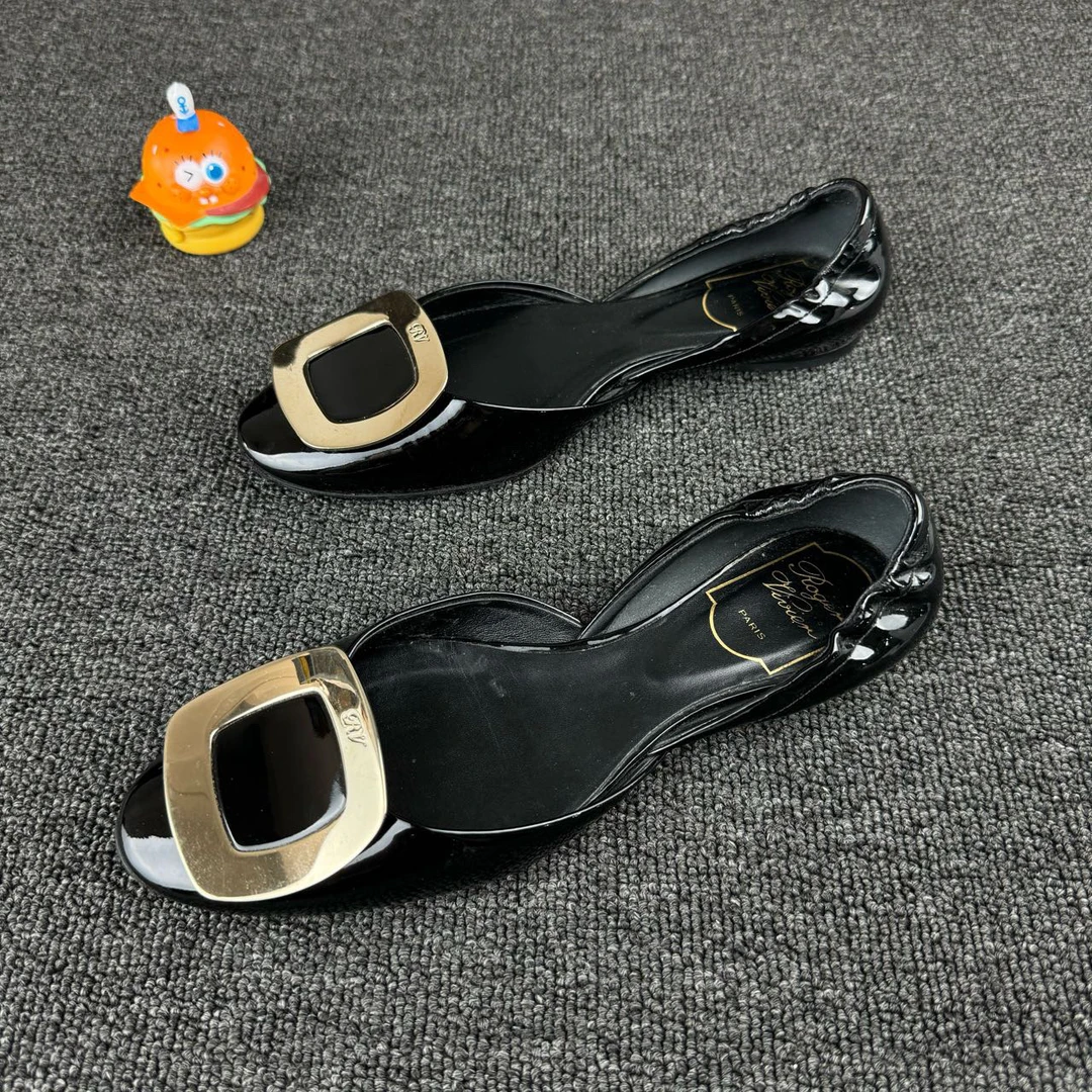 95新 Roger Vivier/罗杰·维威耶 方扣平底鞋36.5码 浅口HB1599