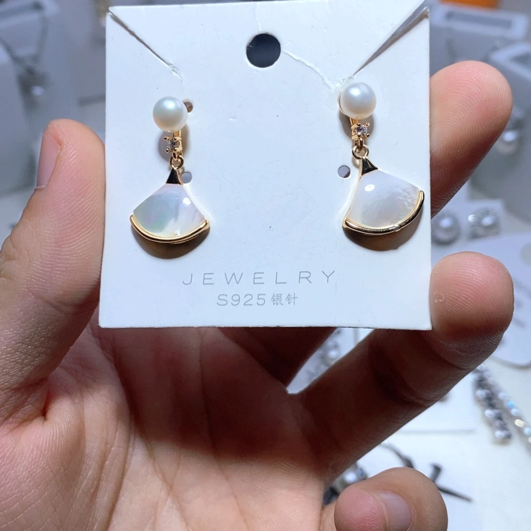 未镶嵌耳饰淡水珍珠