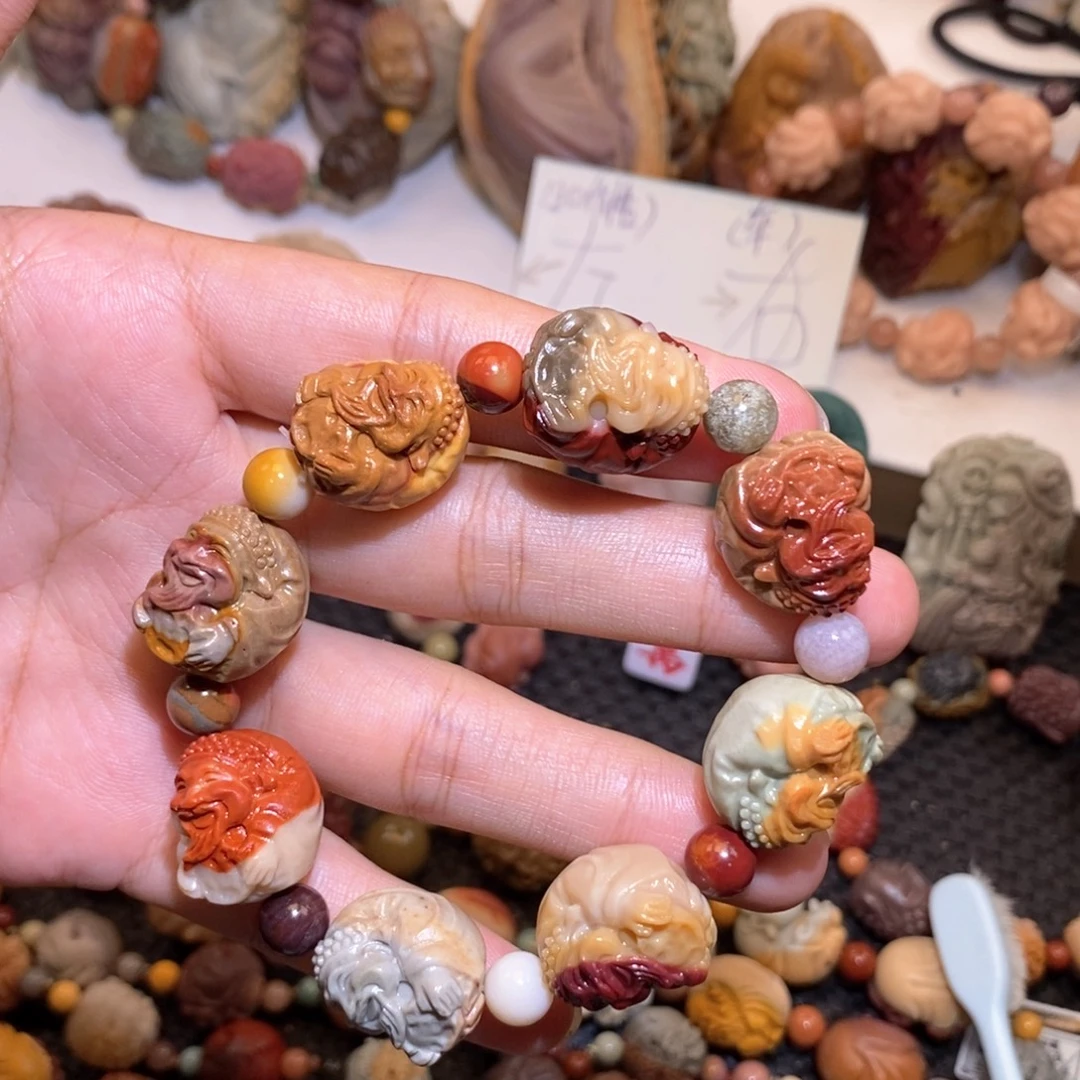 未镶嵌手串石英质玉（阿拉善玉）