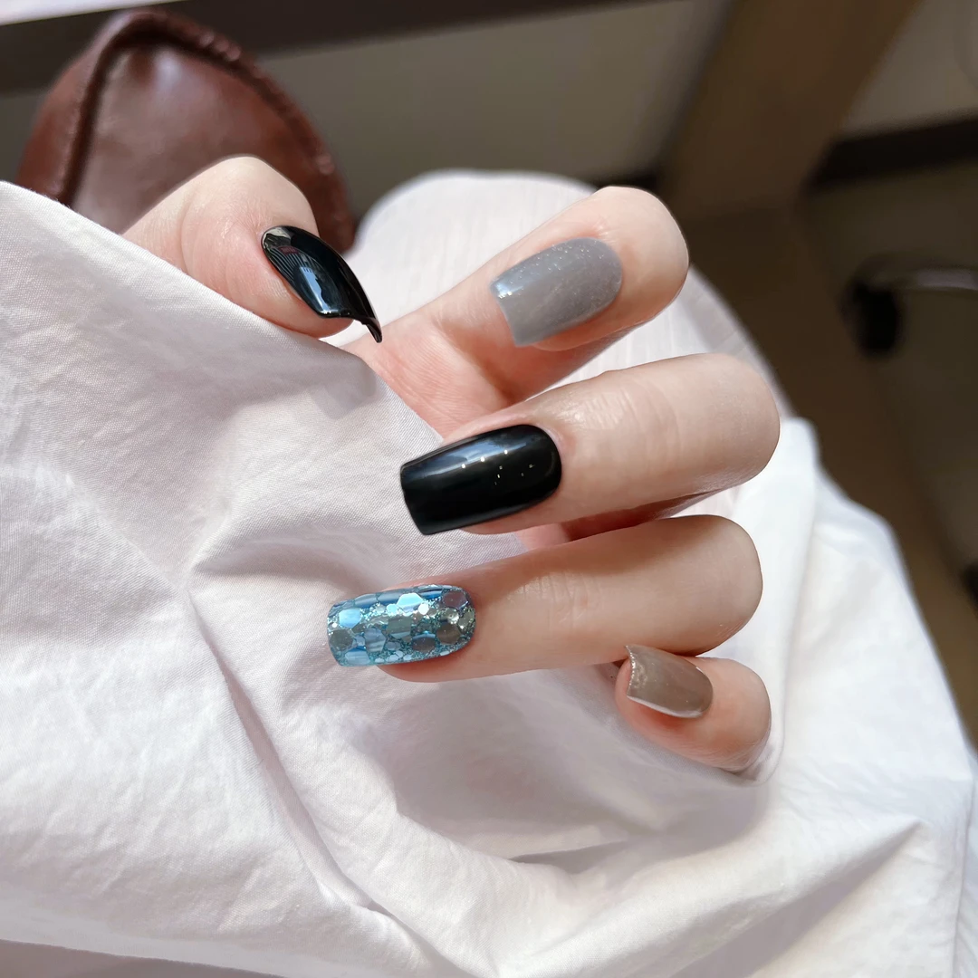 墨镜美甲秋冬纯手工穿戴甲高级感短款百搭显白适合学生甲片黑色