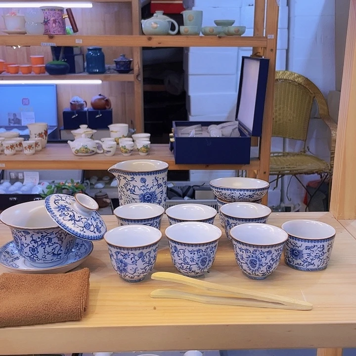 缠枝莲青花汝瓷套装