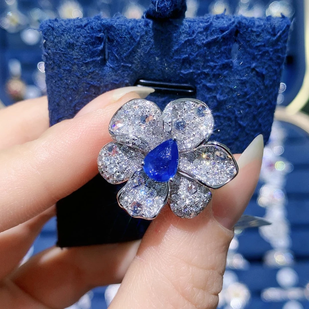【闪购商品】戒指蓝宝石18K金镶嵌设计款花朵戒指重金6.6g