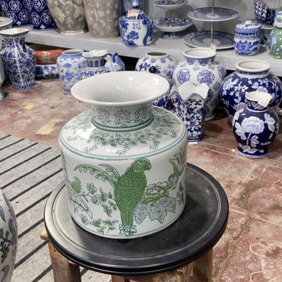摆件花瓶手绘釉下彩