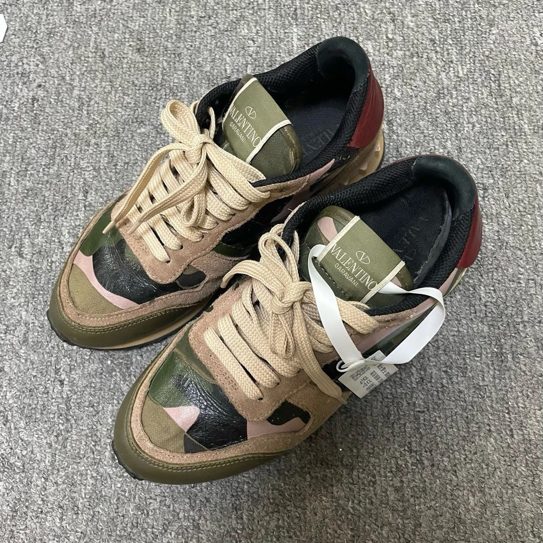95新 Valentino/华伦天奴 简约时尚低帮运动休闲鞋 36码/09446