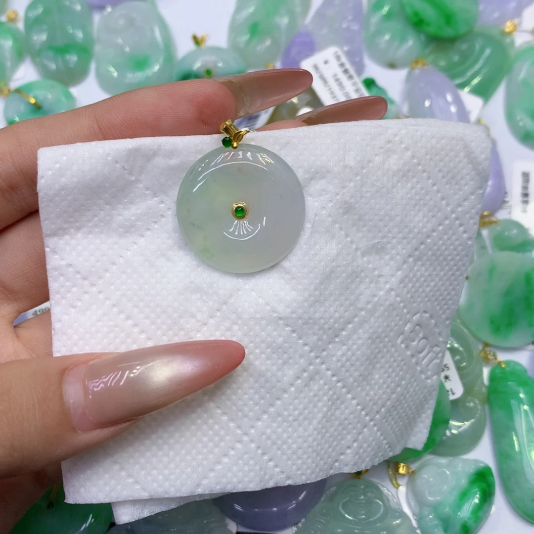 翡翠18K金镶嵌颈饰11111111111