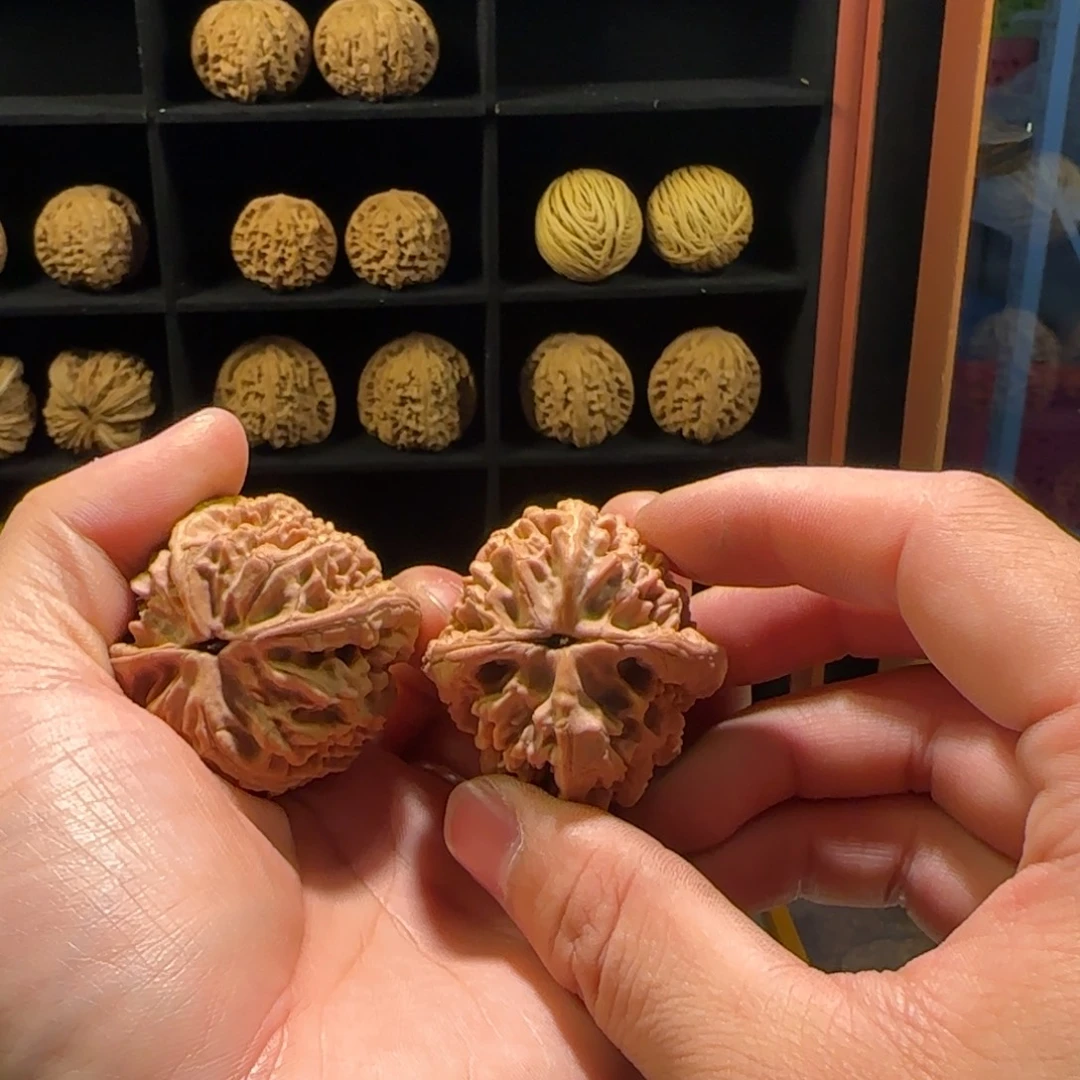 文***官桃核吊坠高尖大孤石5415524