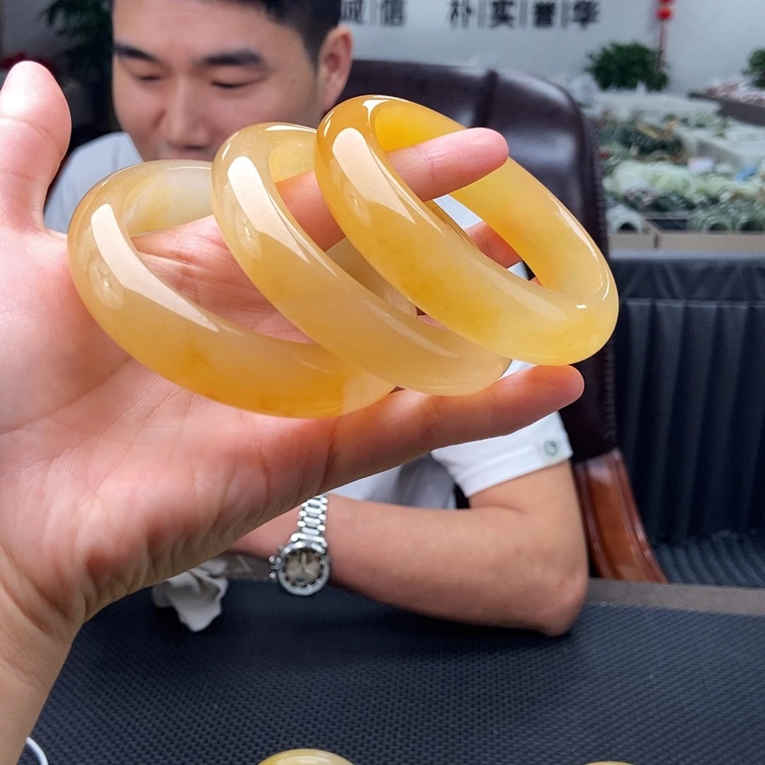 石英质玉（黄龙玉）未镶嵌手镯53-64颜色多样性发拍一发一
