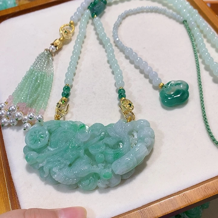 翡翠未镶嵌颈饰翡翠吊坠