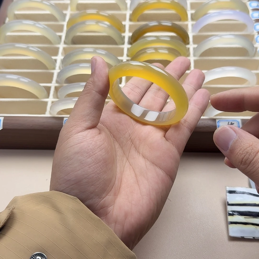 玛瑙/玉髓未镶嵌手镯53.5圈口