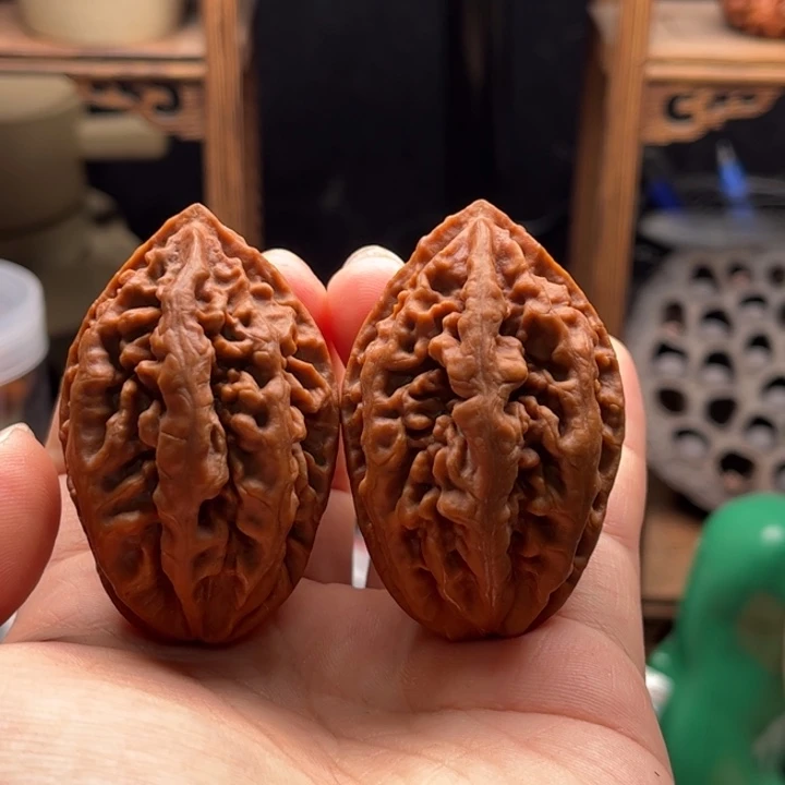 B***r文玩核桃把件楸大胖65