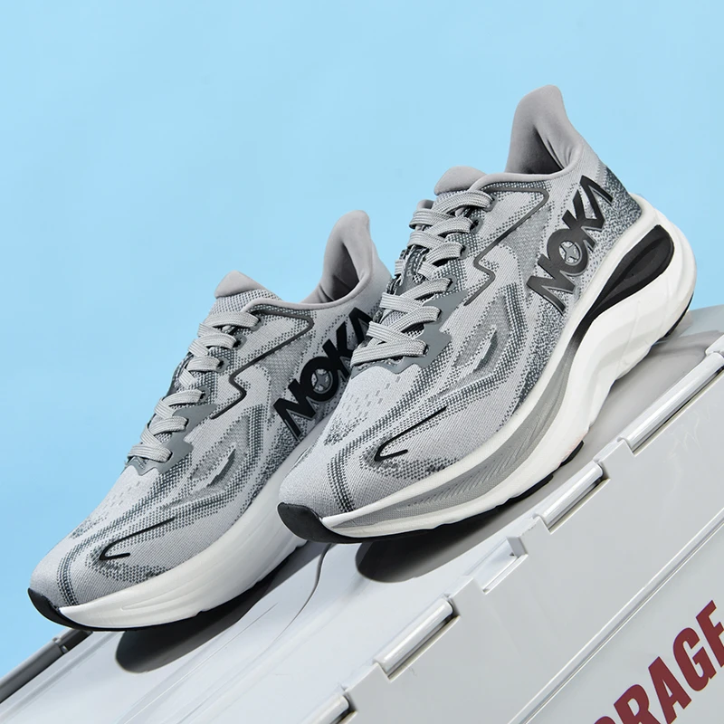 2025超轻跑步鞋男鞋新款透气学生专业减震运动鞋防滑软底竞速跑鞋