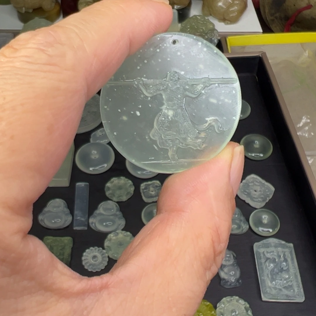 ****n岫玉未镶嵌颈饰精品暴风雪