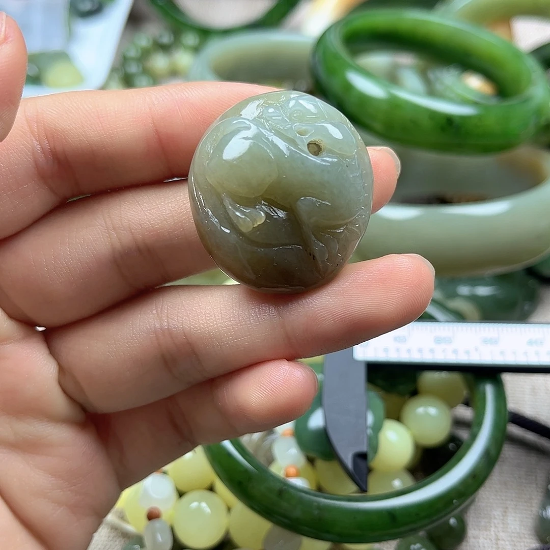 和田玉（糖玉）未镶嵌颈饰