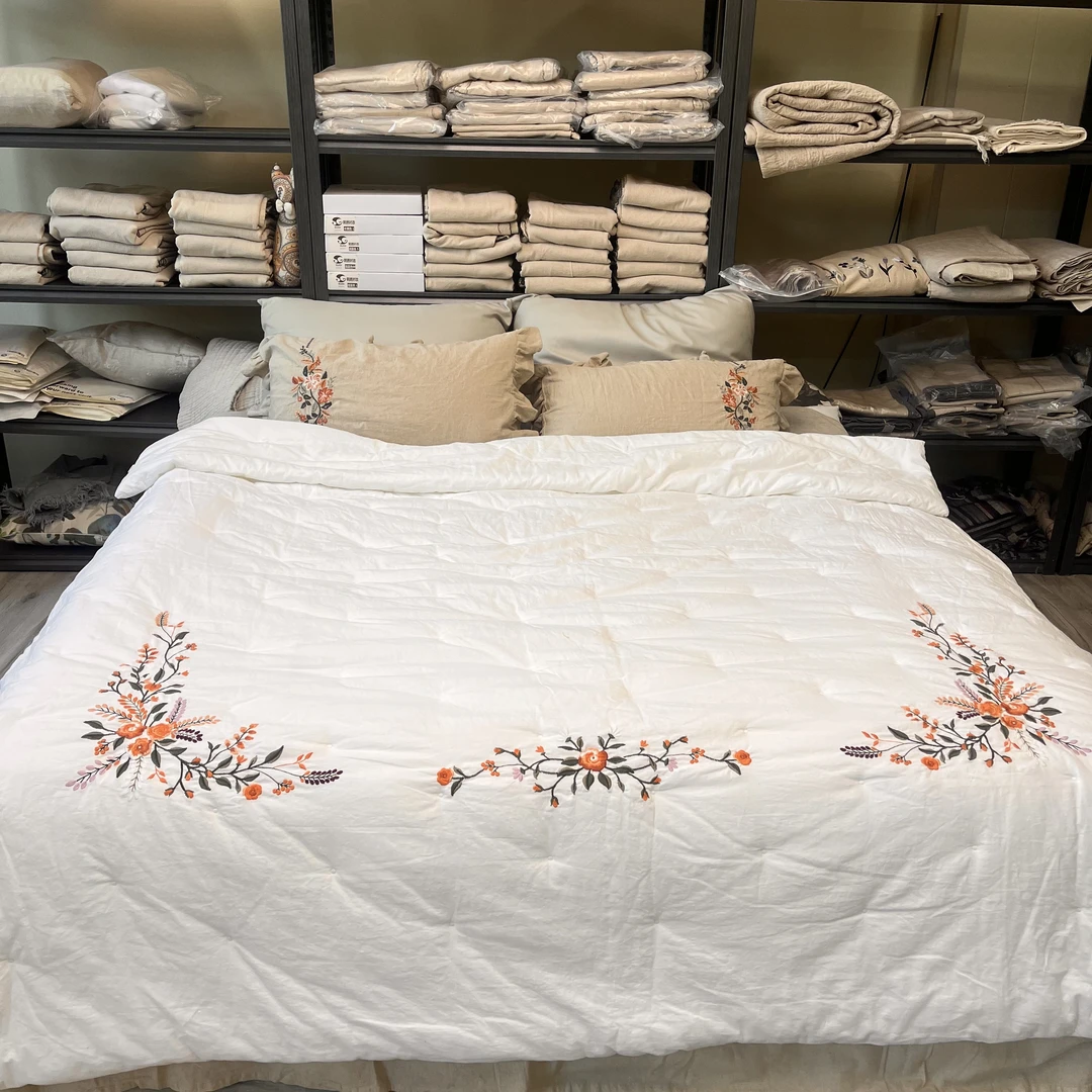 《报春花》汉麻双人重工 刺绣四季被 品质必备