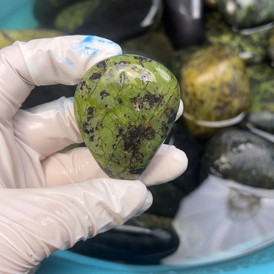 未镶嵌蛇纹石玉西藏藏玉药王石大****）