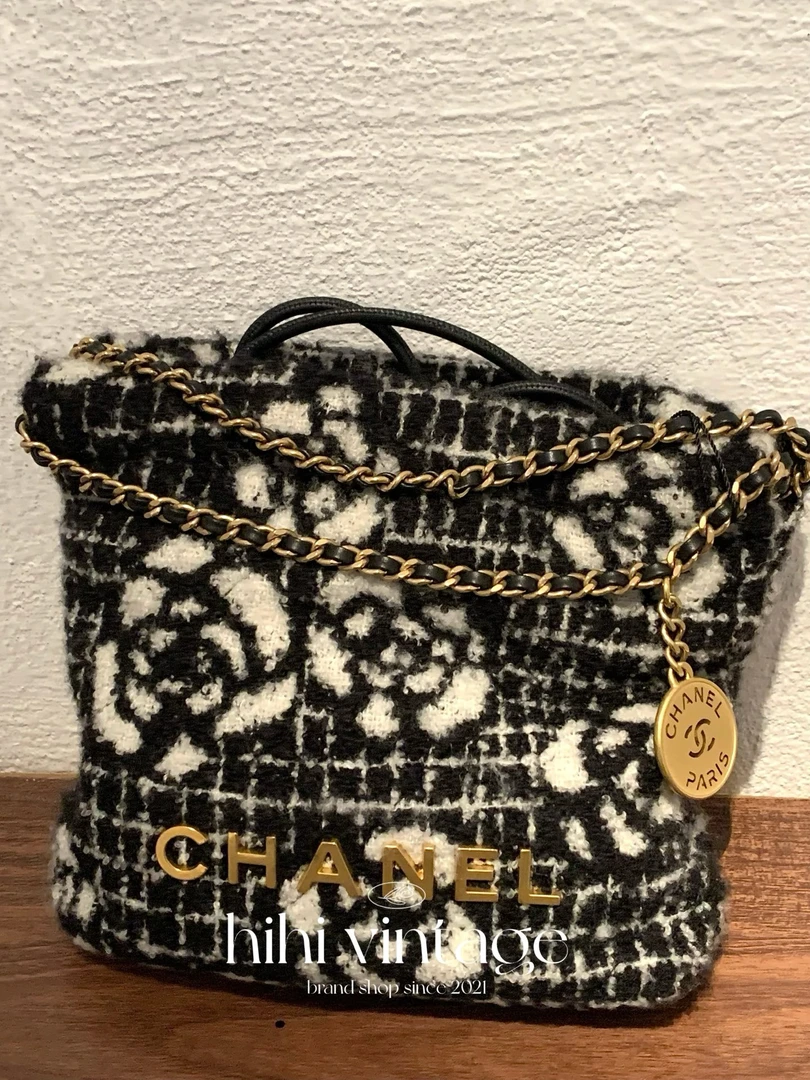 99新 Chanel/香奈儿 23K 金扣黑白羊绒山茶花mini22bag 二店