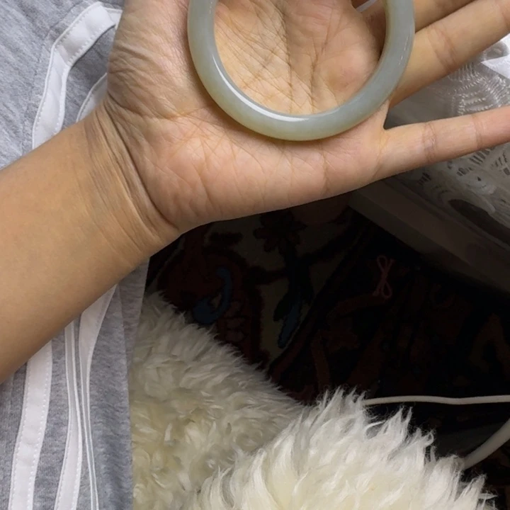 温***持和田玉（糖玉）未镶嵌手镯