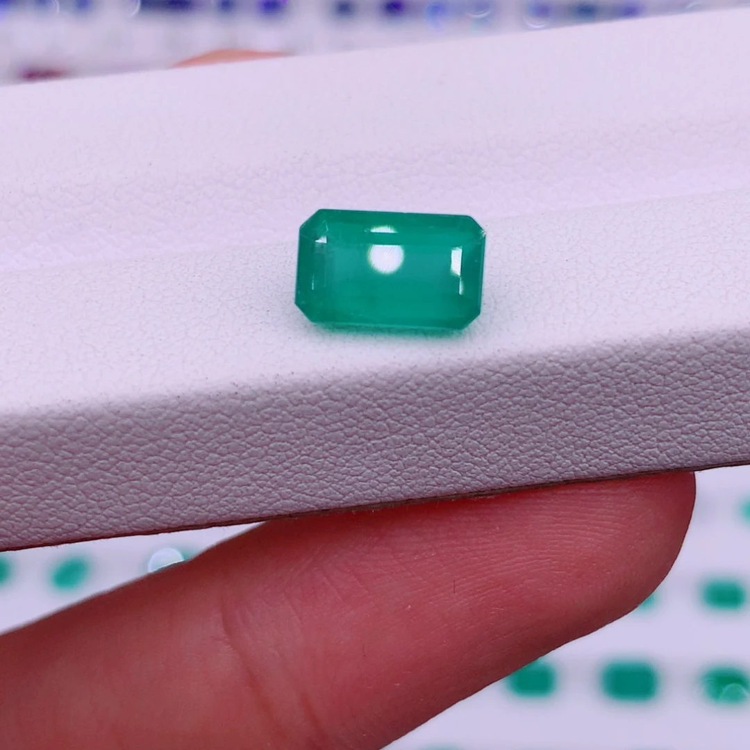 裸石未镶嵌祖母绿