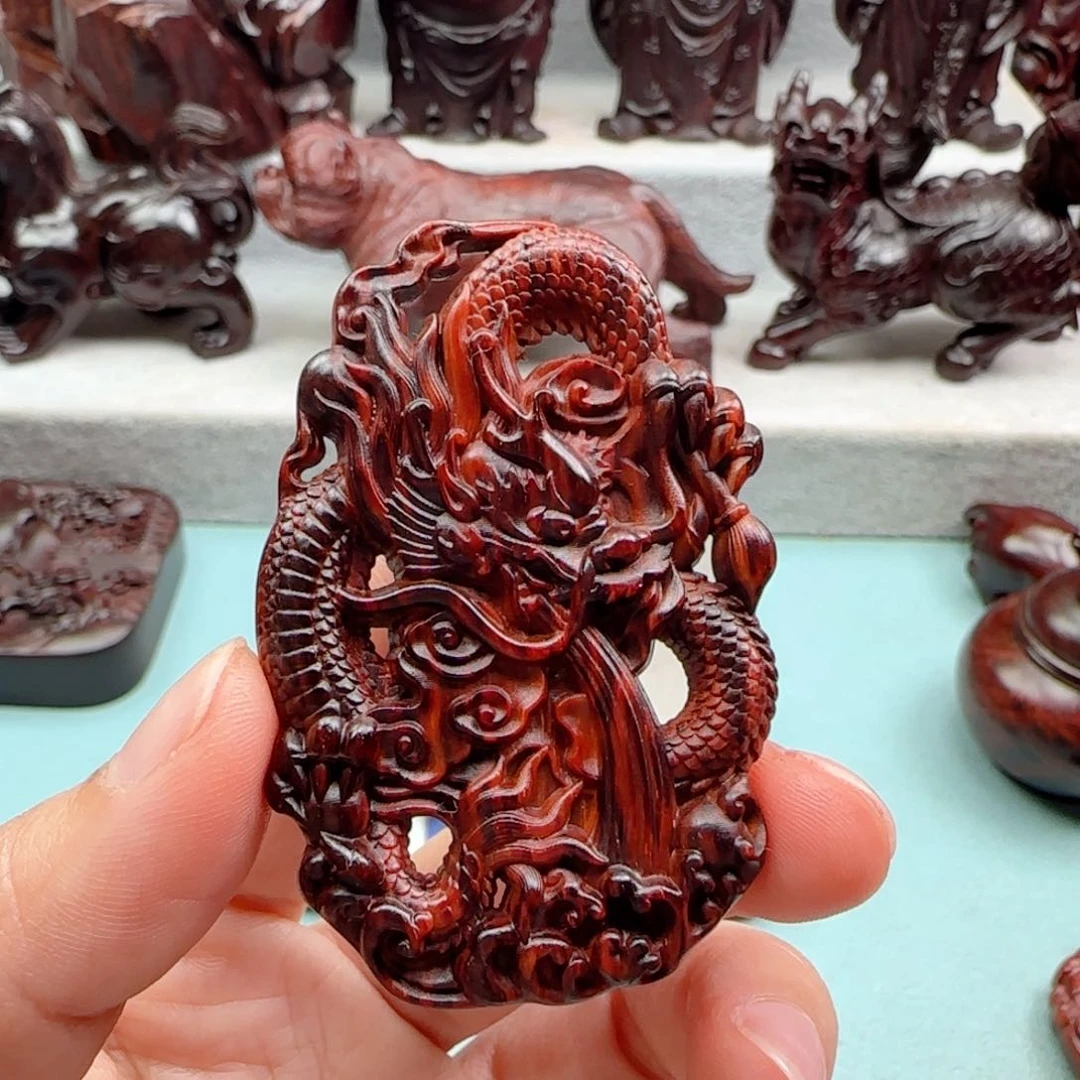 小叶紫檀把件亮*龙牌