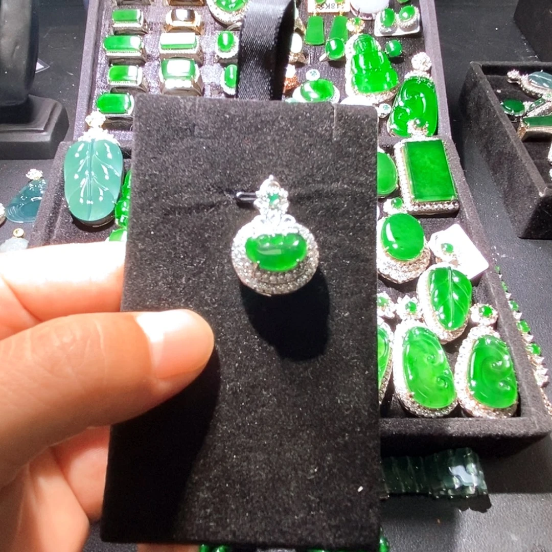 翡翠未镶嵌吊坠(不含链)A货翡翠16