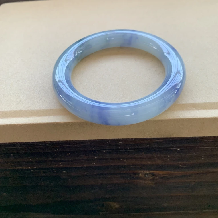 冰胶浓紫飘花圆条手镯，65800圈口55.8-10.7-11.2，天然翡翠缅A小纹