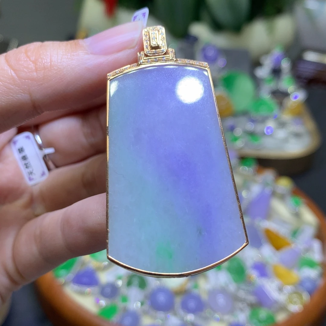 翡翠颈饰18K金镶嵌翡翠吊坠项链