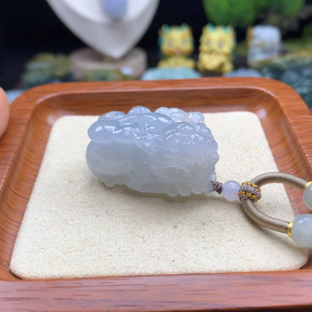 翡翠未镶嵌颈饰30