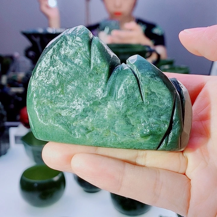 未镶嵌和田玉（青玉）把件