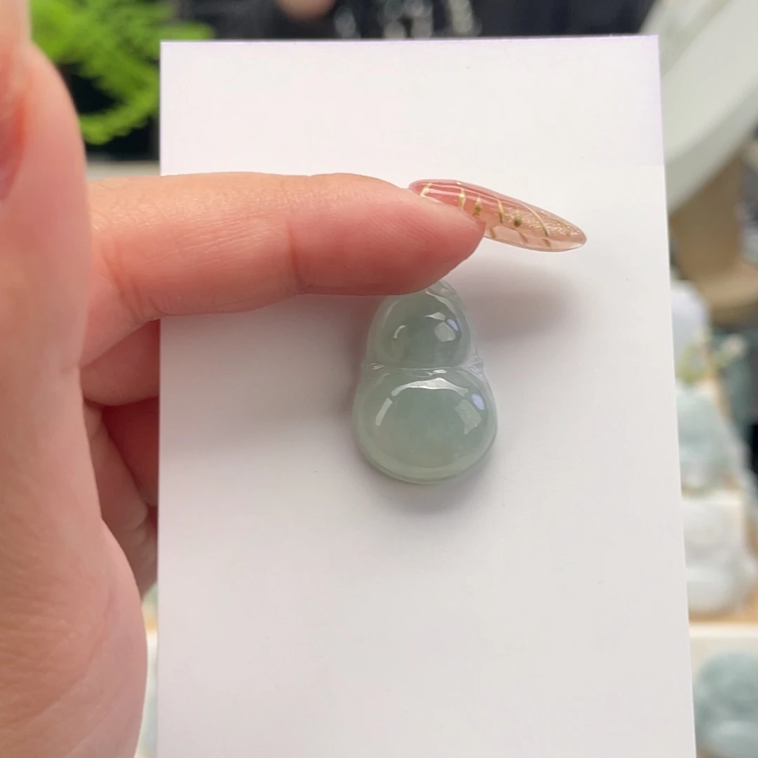 翡翠未镶嵌颈饰葫芦