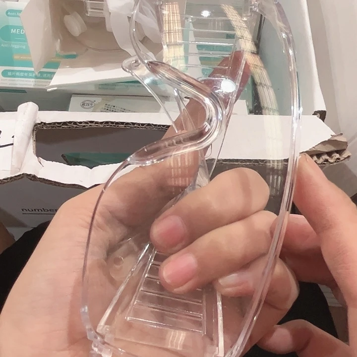 护目镜拍一发二。
