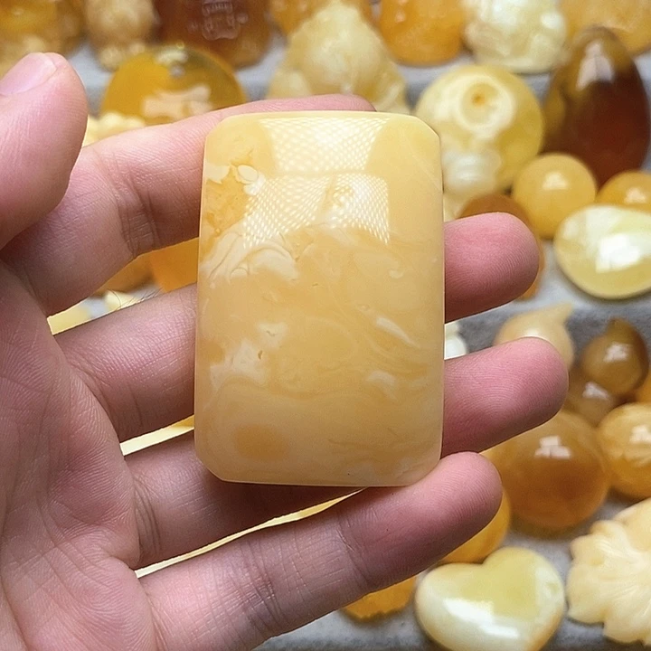 未镶嵌颈饰琥珀琥珀蜜蜡吊坠