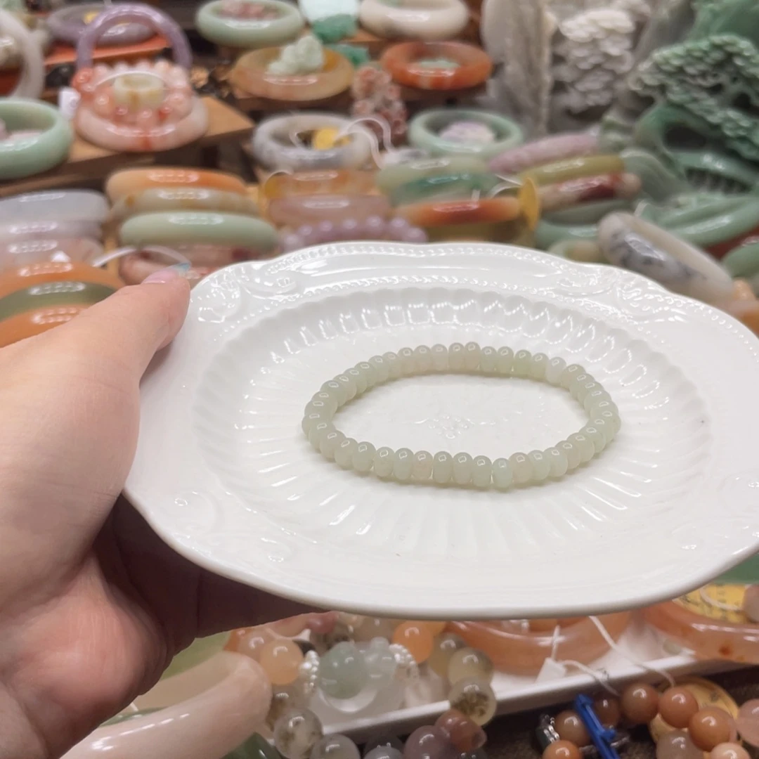 石英质玉未镶嵌手链熊****s