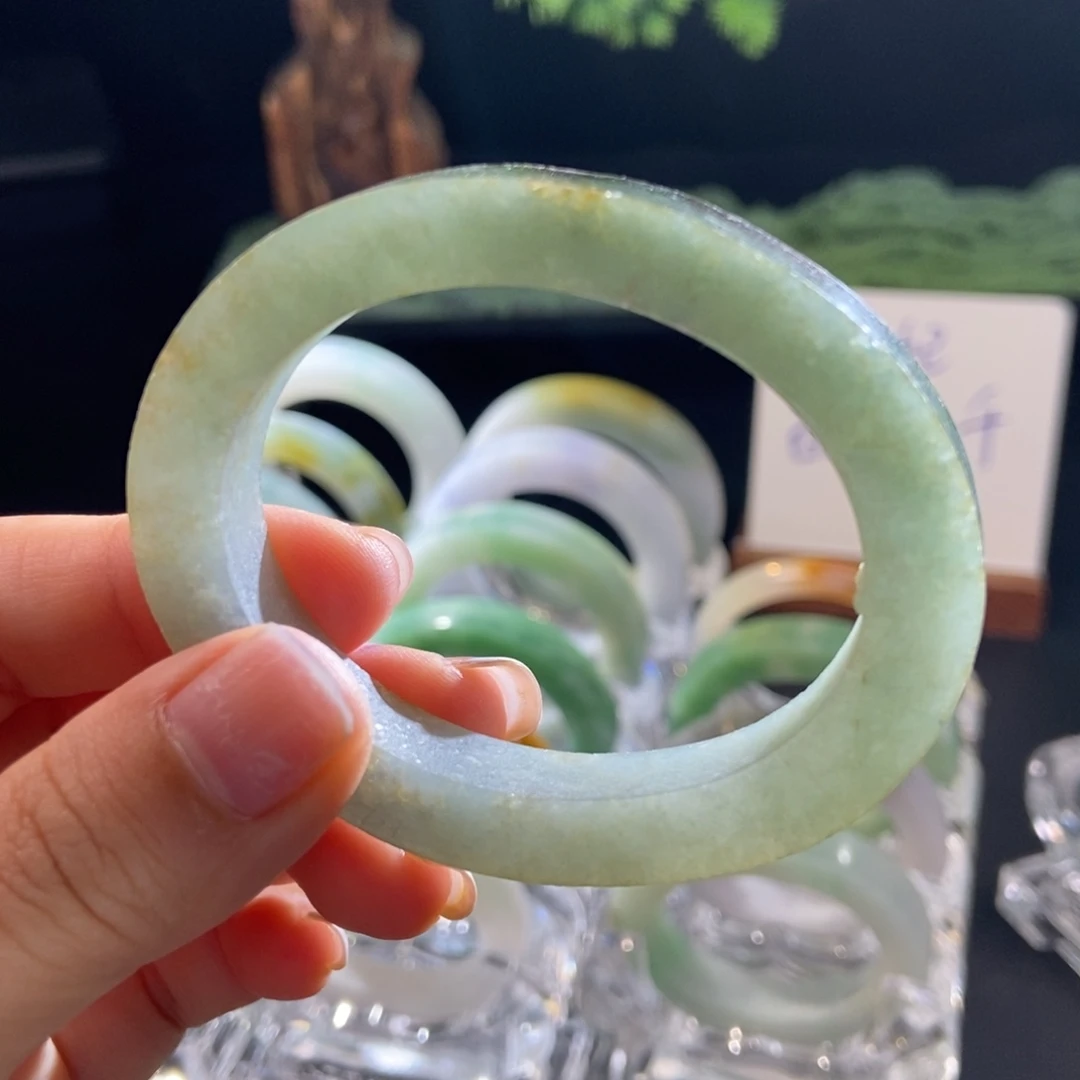 定制翡翠未镶嵌手镯