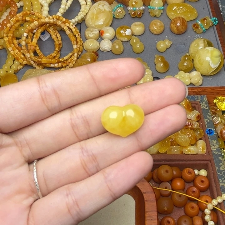 蜜蜡未镶嵌珠宝奇石浓蜡妖花屁桃爱心