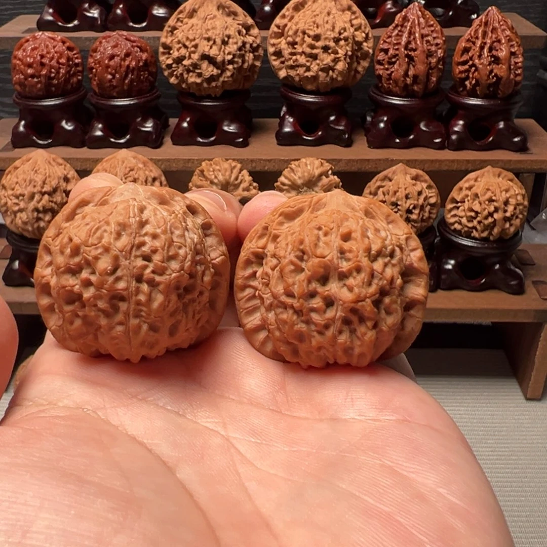 文玩核桃把件39血麒麟