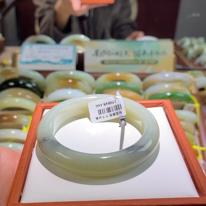 和田玉未镶嵌手镯56