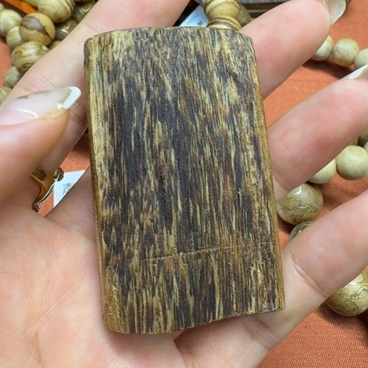 大叶紫檀（黑酸枝木类）