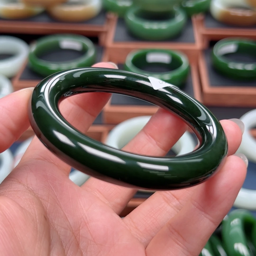 未镶嵌手镯和田玉（碧玉）