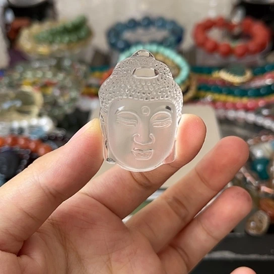 水晶颈饰未镶嵌矿坑