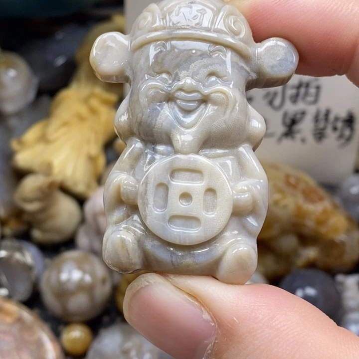 硅化珊瑚（珊瑚玉）未镶嵌颈饰