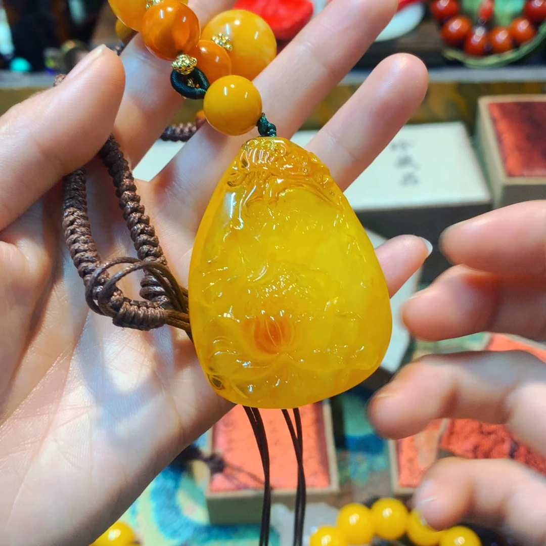 血珀颈饰未镶嵌噢噢哦噢哦噢哦噢哦喔哦噢哦好