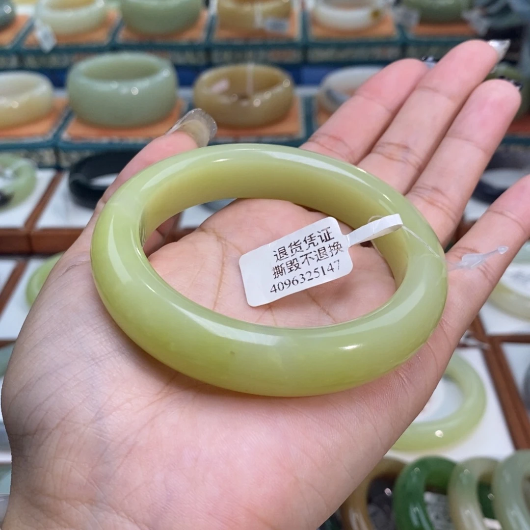 和田玉未镶嵌手镯和田玉若羌鸡油黄5859