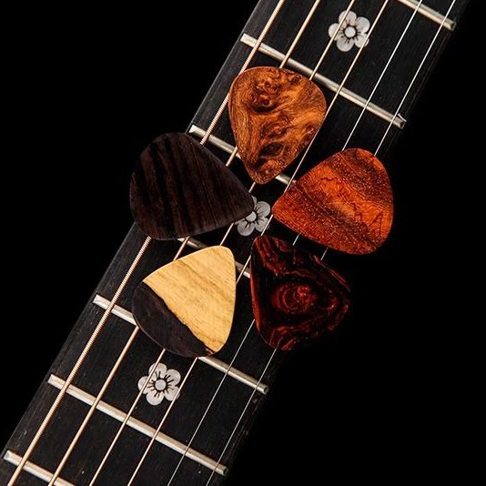 木拨片吉他手工木拨片 可做吊坠 不可弹 款式随机