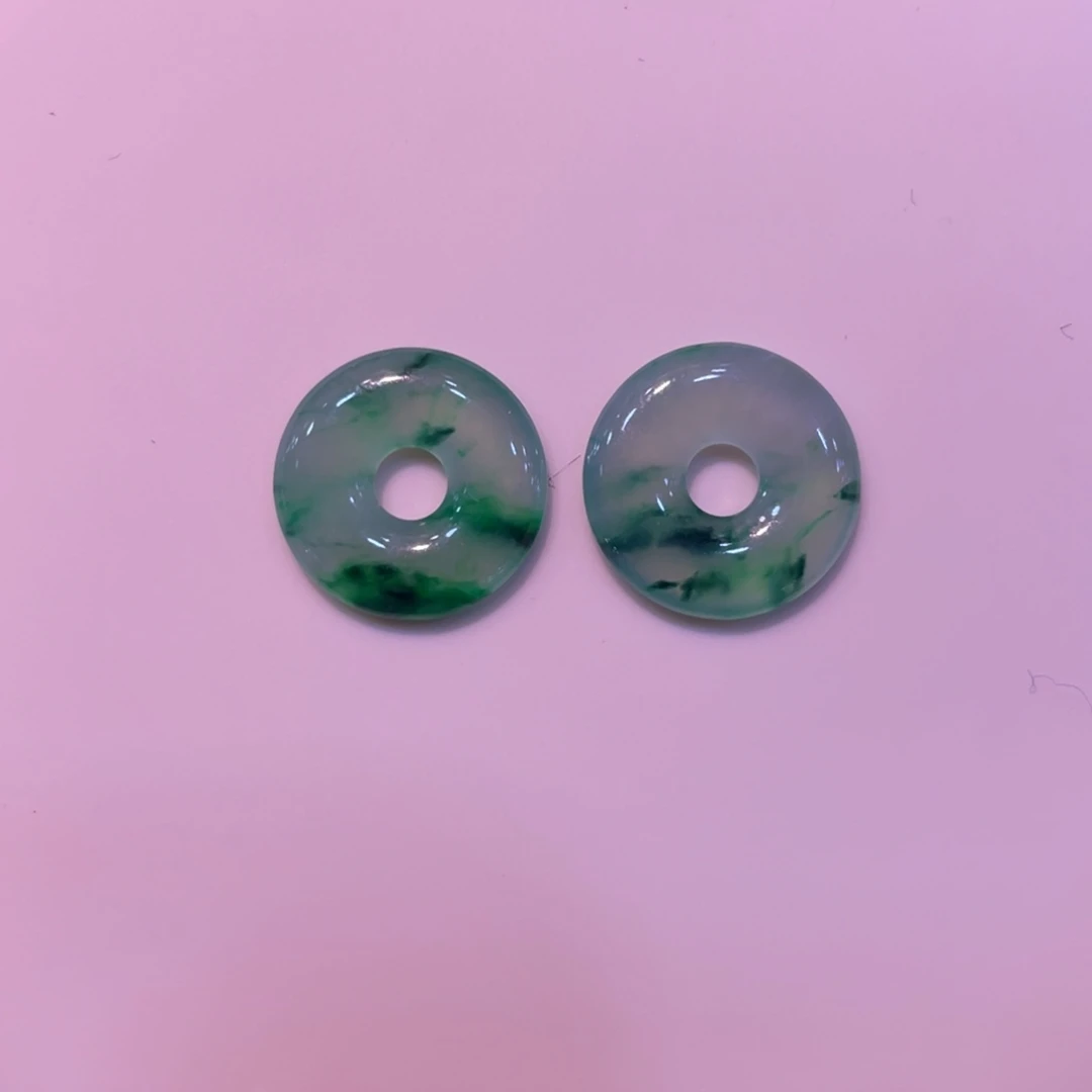 翡翠未镶嵌颈饰甜甜圈