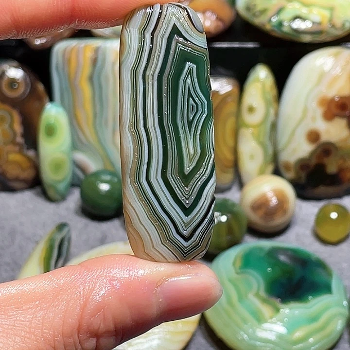 玛瑙珠宝奇石未镶嵌炽*使